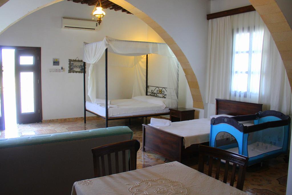 Villa Lembos Rizokarpaso Exteriör bild